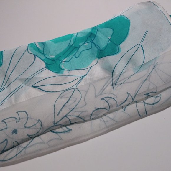 Vera Neumann Signature Turquoise Scarf - Picture 4 of 10